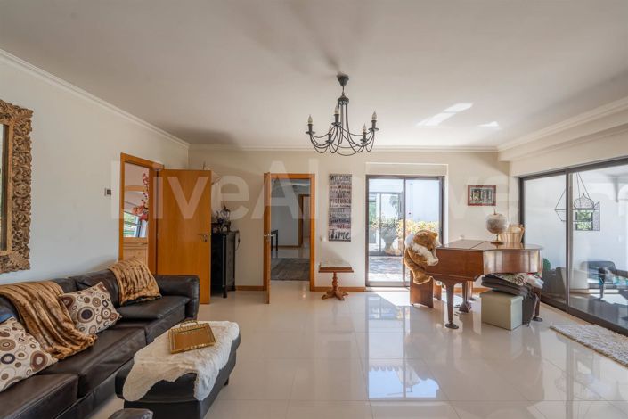 Image No.25-3 Bed House for sale