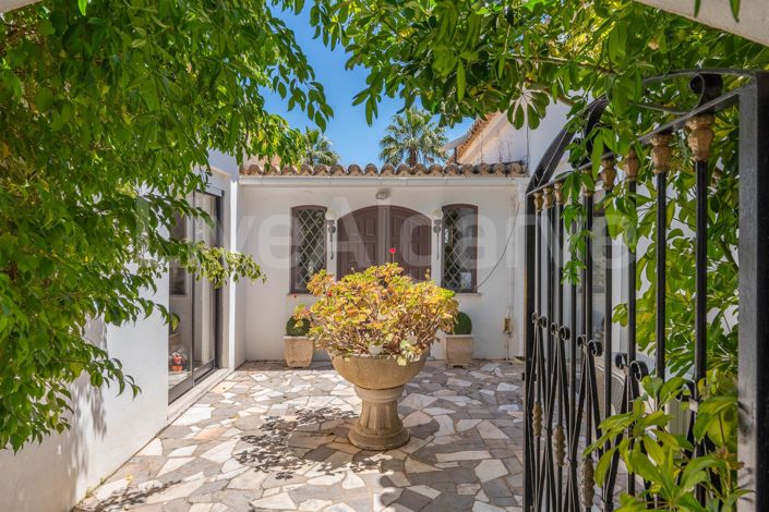 Image No.6-3 Bed House for sale