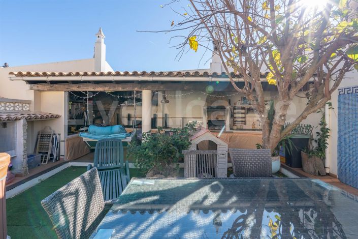 Image No.11-3 Bed House for sale