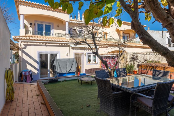 Image No.15-3 Bed House for sale