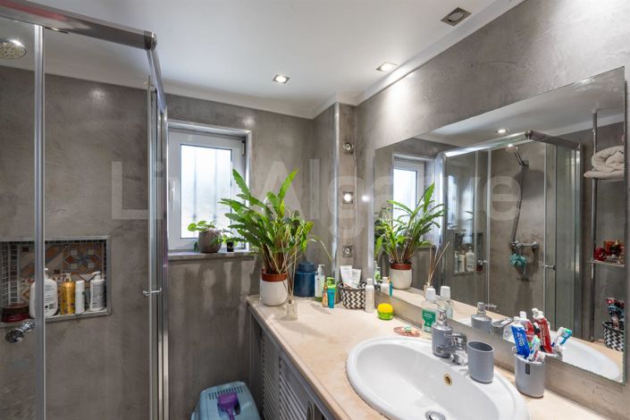 Image No.19-3 Bed House for sale