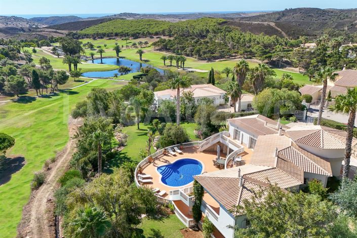 Image No.2-Maison de 5 chambres à vendre à Vila do Bispo