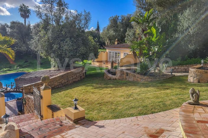 Image No.14-6 Bed House for sale