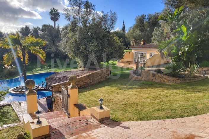 Image No.15-6 Bed House for sale