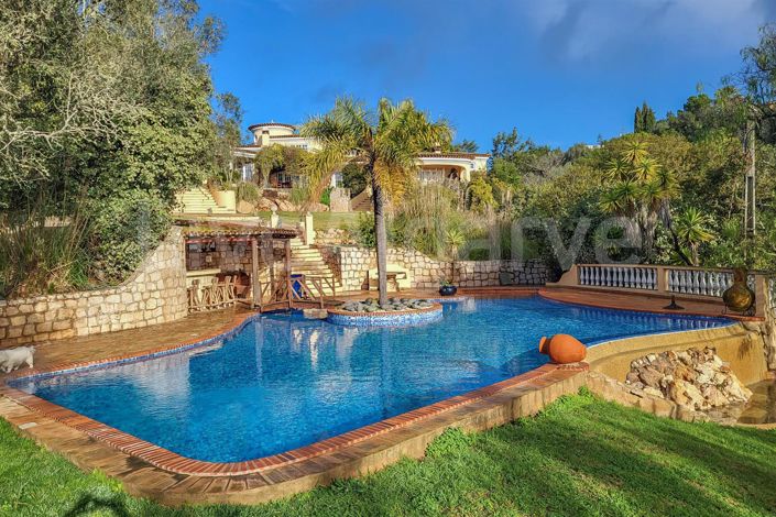 Image No.2-6 Bed House for sale