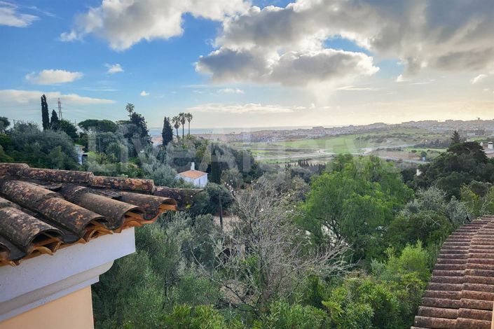 Image No.23-6 Bed House for sale