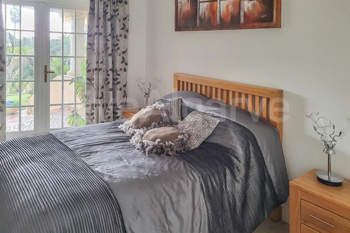 Image No.30-6 Bed House for sale