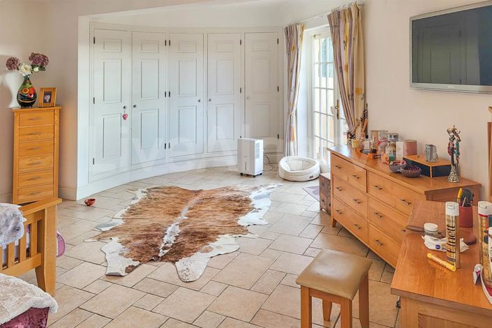 Image No.31-6 Bed House for sale