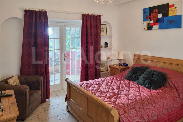 Image No.33-6 Bed House for sale