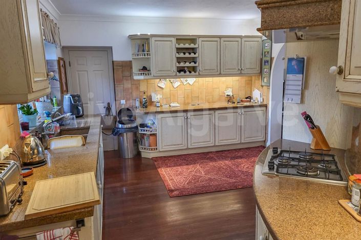 Image No.39-6 Bed House for sale