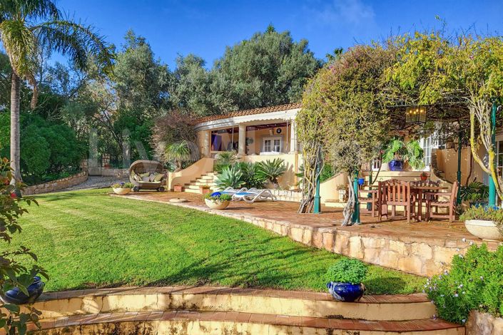 Image No.4-6 Bed House for sale