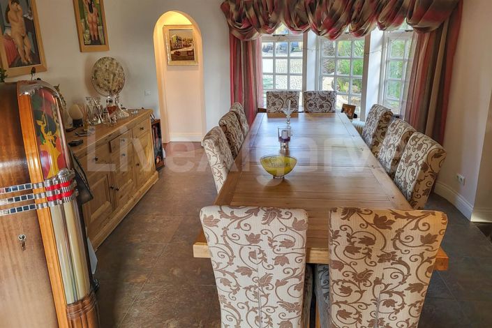 Image No.45-6 Bed House for sale