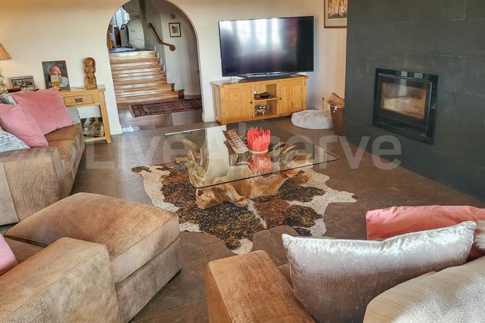 Image No.48-6 Bed House for sale