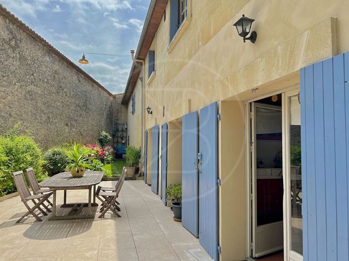 Image No.17-5 Bed House for sale