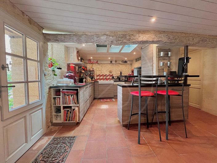 Image No.6-5 Bed House for sale