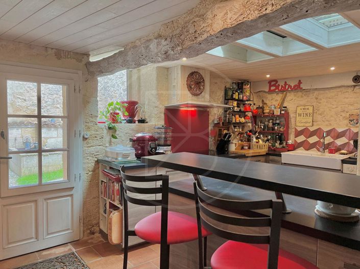 Image No.7-5 Bed House for sale