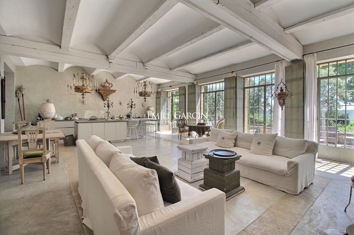 Image No.8-5 Bed House for sale