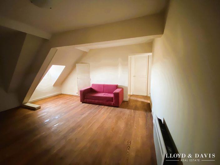 Image No.26-8 Bed Property for sale