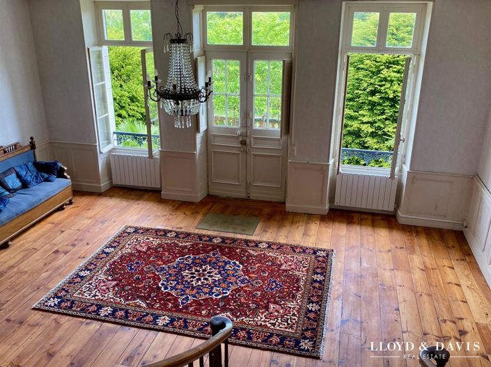 Image No.6-8 Bed Property for sale