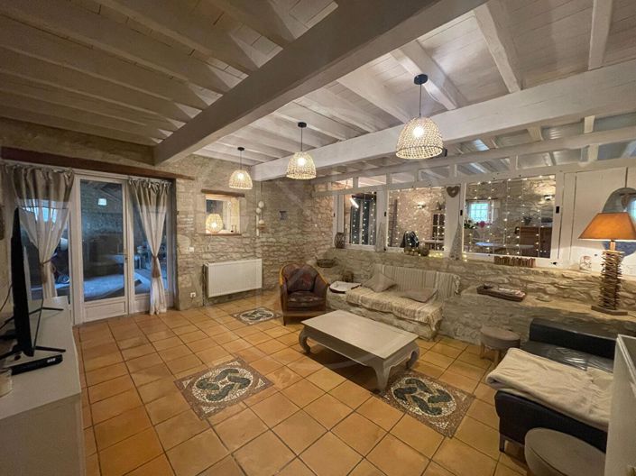 Image No.3-4 Bed House for sale