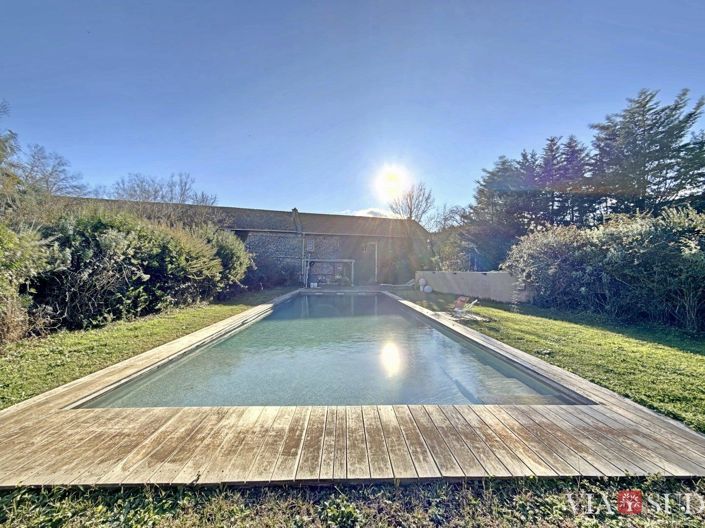 Image No.2-4 Bed Property for sale