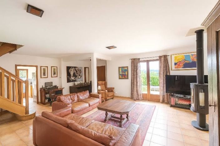 Image No.4-3 Bed House for sale