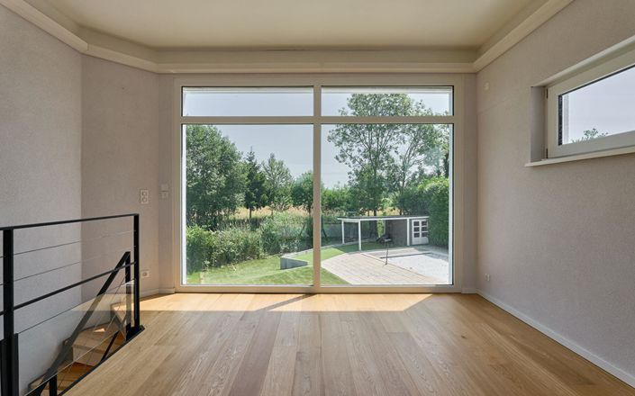 Image No.5-6 Bed House for sale