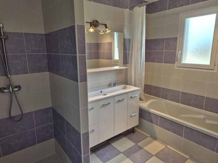 Image No.8-3 Bed House for sale