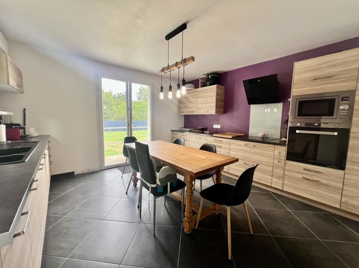 Image No.16-4 Bed House for sale