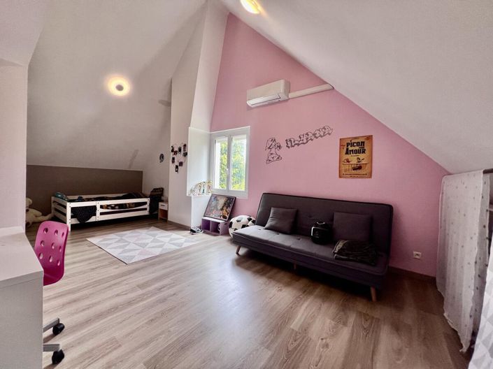 Image No.6-4 Bed House for sale