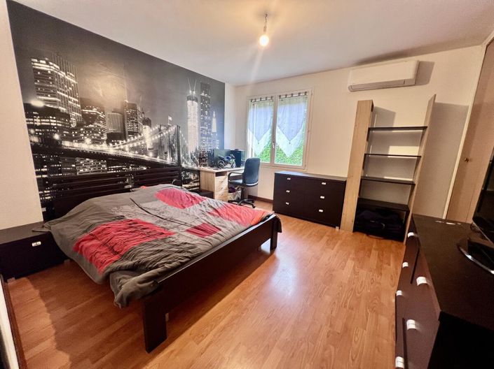 Image No.7-4 Bed House for sale