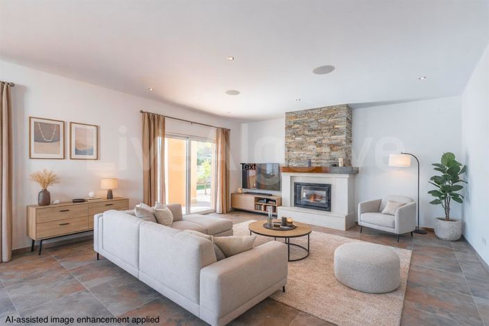 Image No.5-4 Bed House for sale