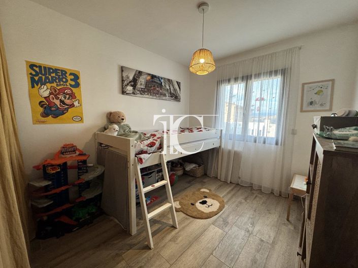 Image No.10-3 Bed House for sale