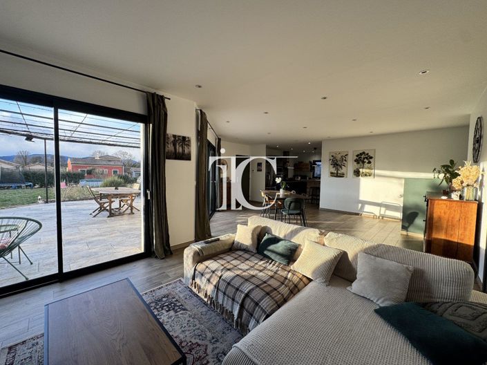 Image No.14-3 Bed House for sale