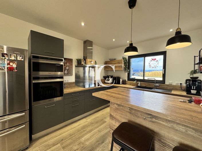 Image No.6-3 Bed House for sale