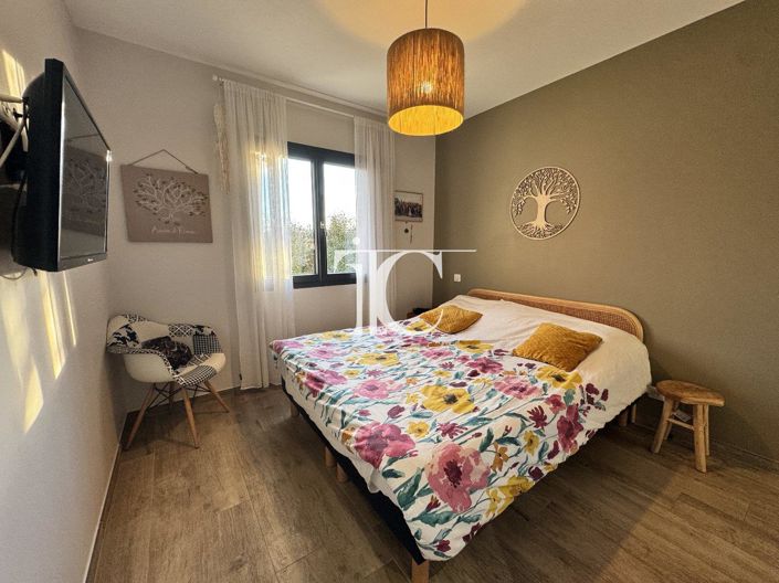 Image No.8-3 Bed House for sale