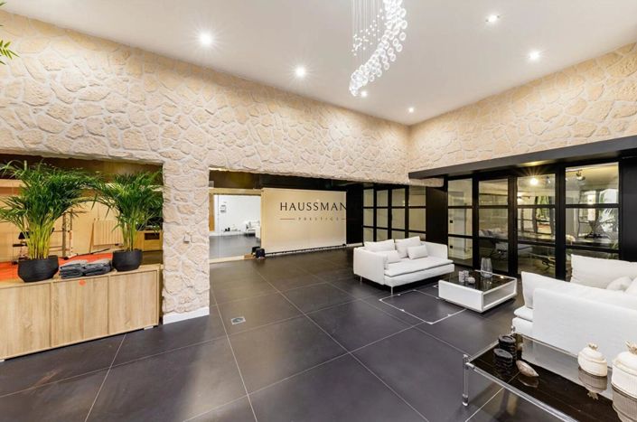 Image No.14-7 Bed Property for sale