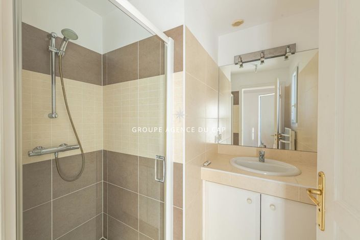 Image No.11-4 Bed House for sale