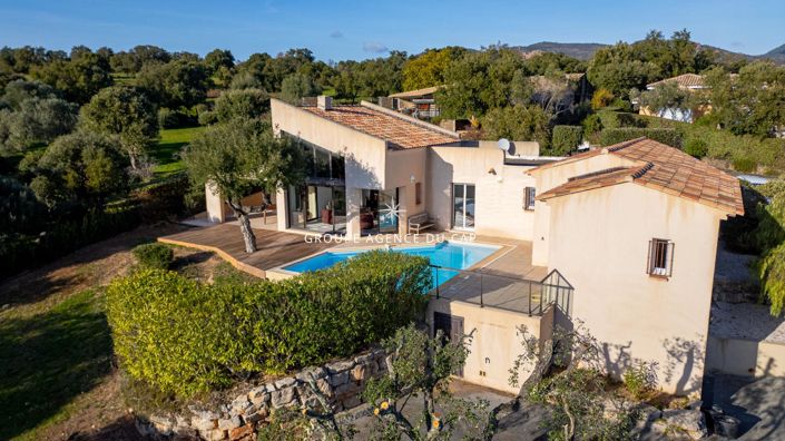 Image No.17-4 Bed House for sale