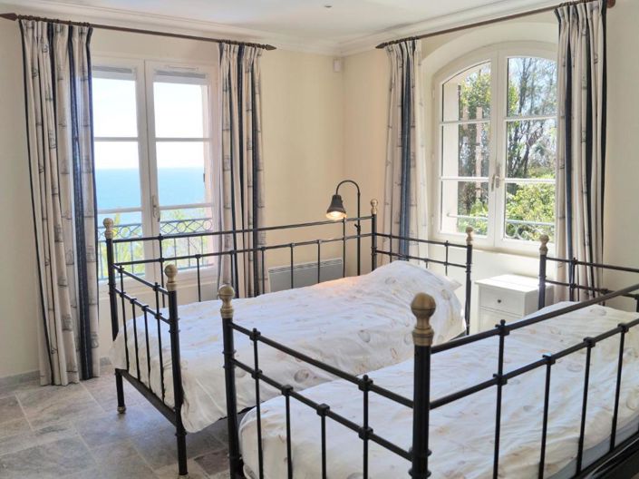 Image No.4-5 Bed House for sale