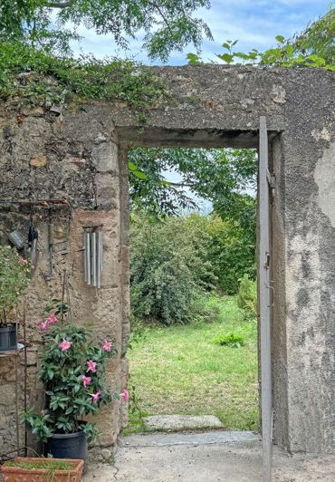 Image No.9-5 Bed House for sale