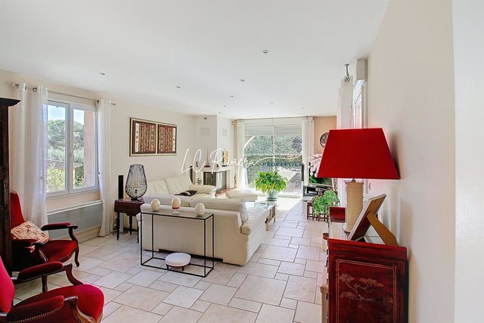 Image No.3-4 Bed House for sale