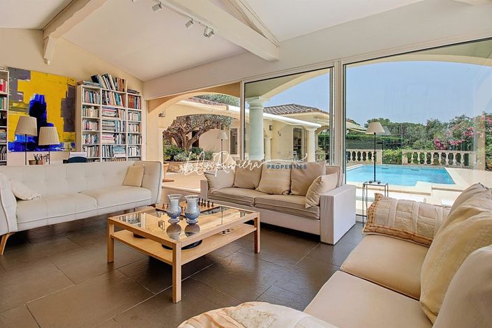 Image No.2-5 Bed House for sale