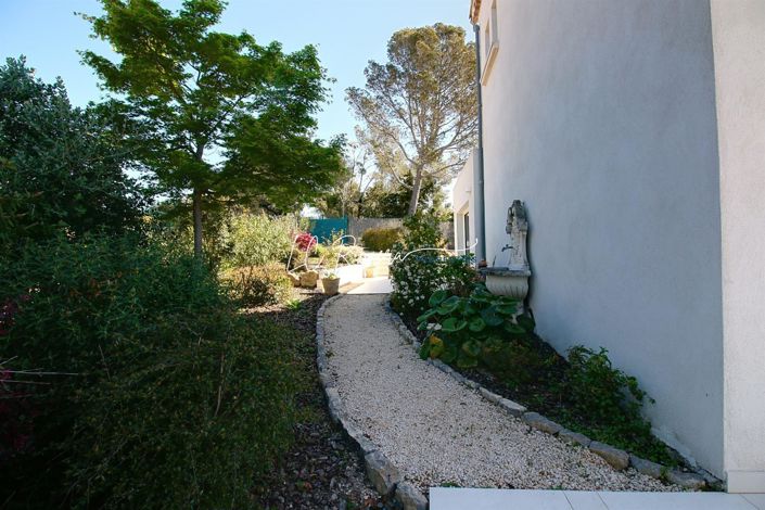 Image No.10-4 Bed House for sale