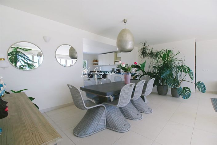 Image No.3-4 Bed House for sale