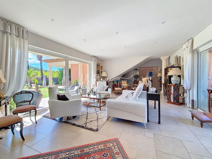 Image No.4-4 Bed House for sale