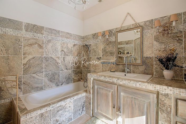 Image No.9-Propriété de 4 chambres à vendre à Roquebrune-sur-Argens