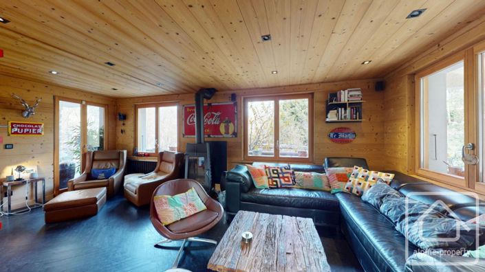 Image No.10-5 Bed Property for sale