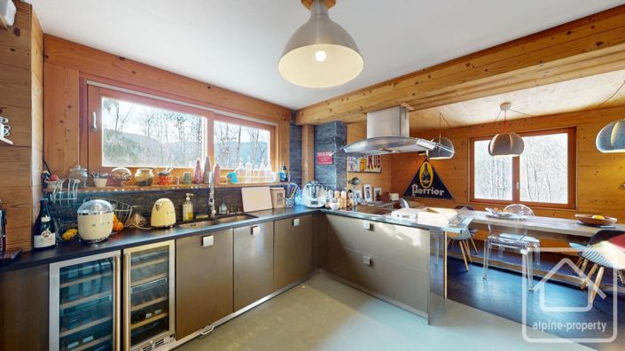 Image No.11-5 Bed Property for sale