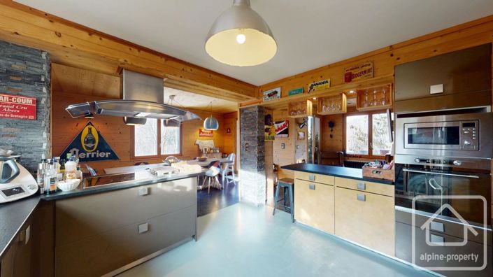 Image No.12-5 Bed Property for sale